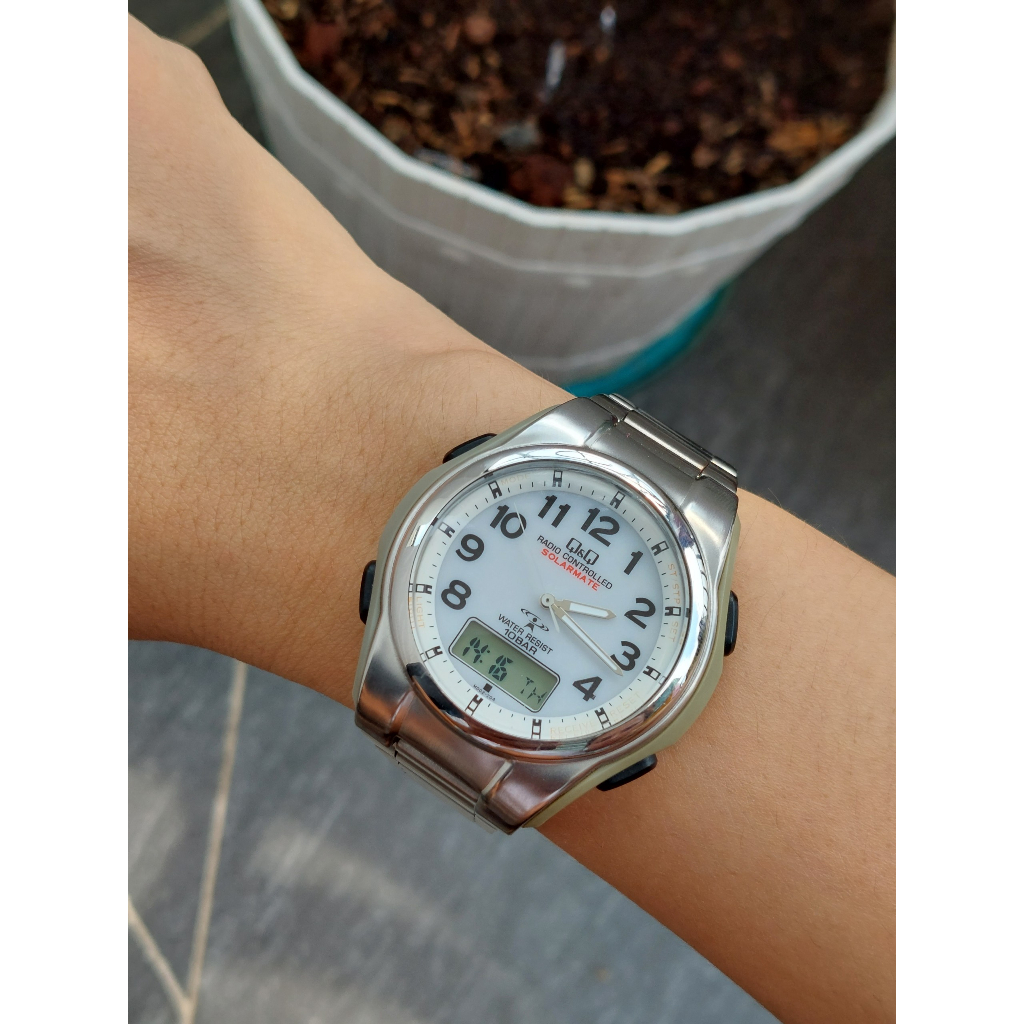 Đồng hồ nam Q&Q pin năng lượng ánh sáng hàng Si