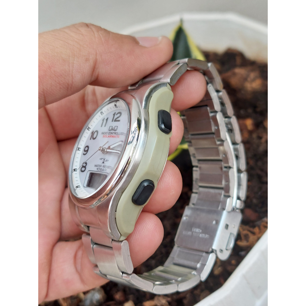 Đồng hồ nam Q&Q pin năng lượng ánh sáng hàng Si