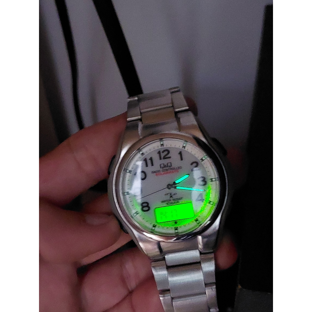 Đồng hồ nam Q&Q pin năng lượng ánh sáng hàng Si