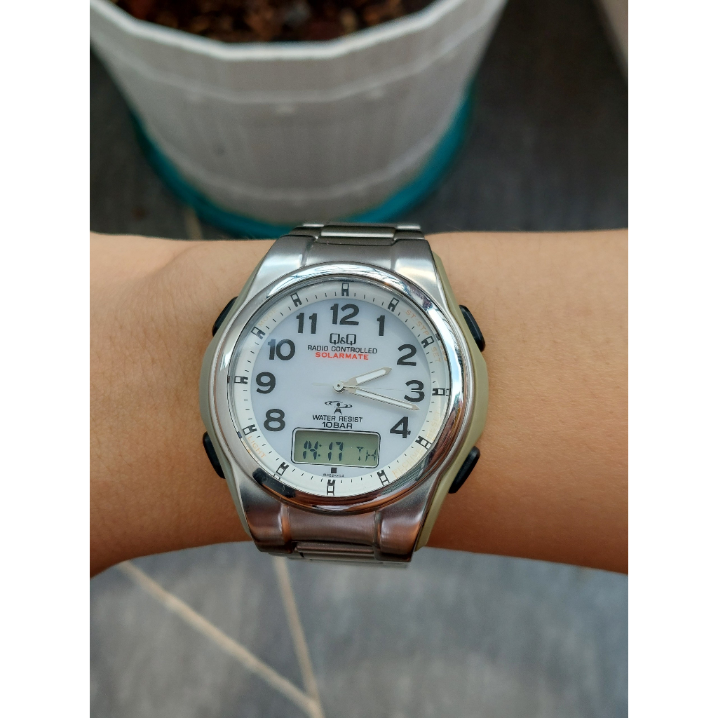 Đồng hồ nam Q&Q pin năng lượng ánh sáng hàng Si