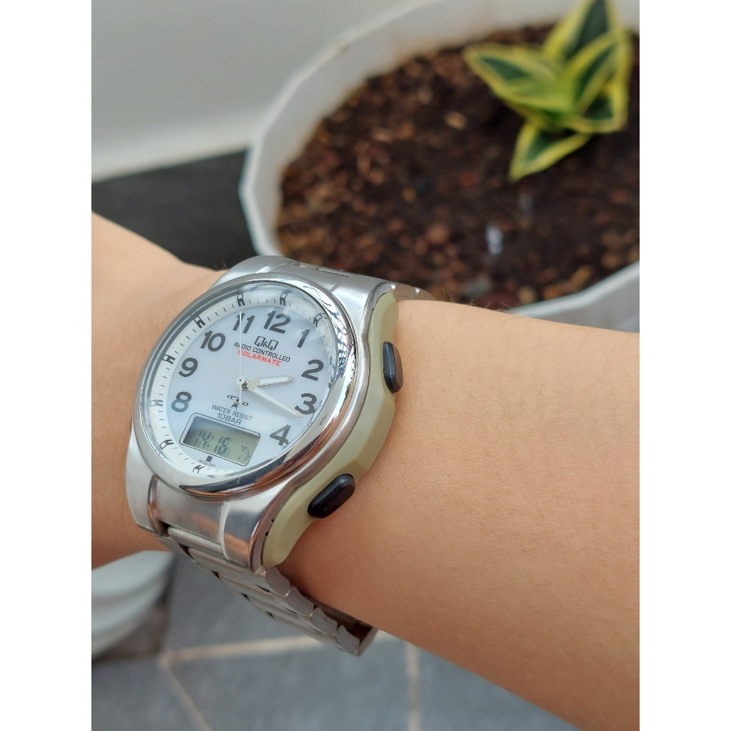 Đồng hồ nam Q&Q pin năng lượng ánh sáng hàng Si