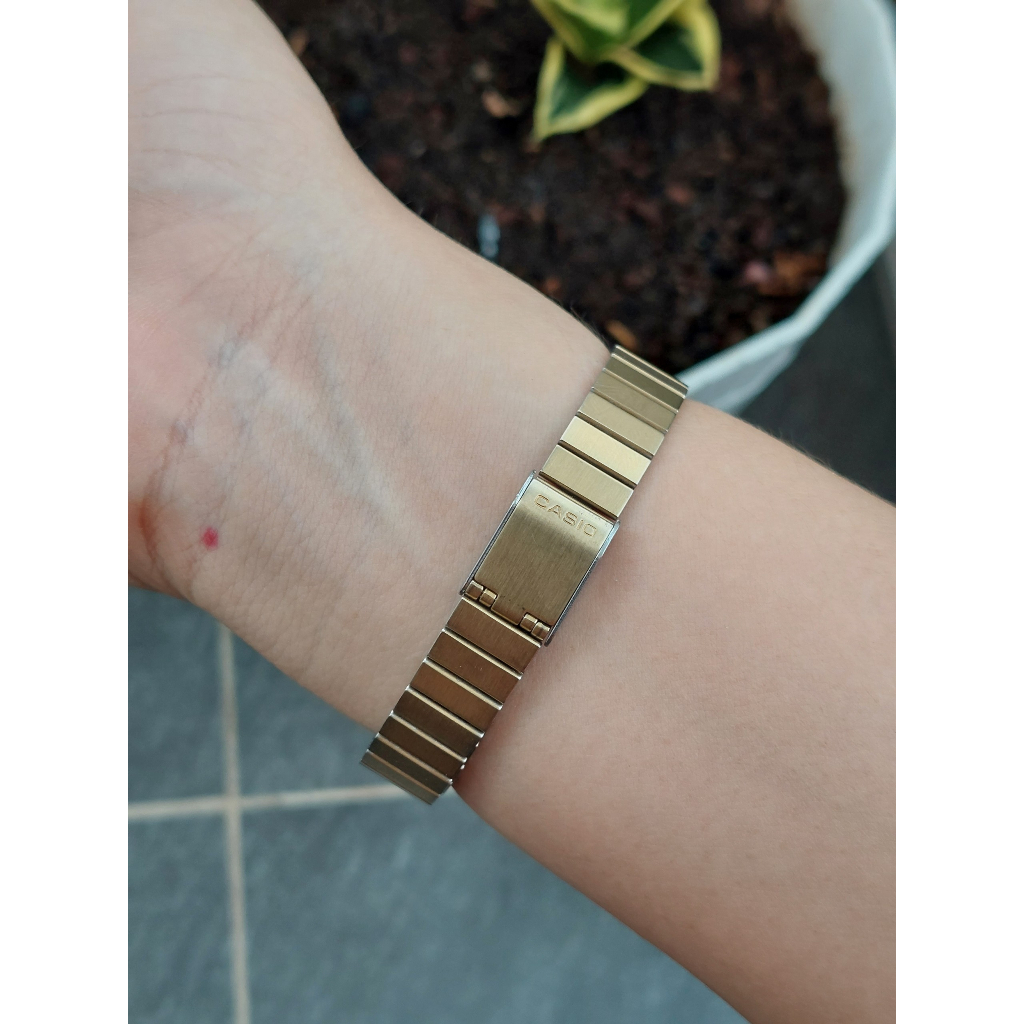 Đồng hồ nữ Casio LA.670W vàng nhạt chạy pin hàng Si