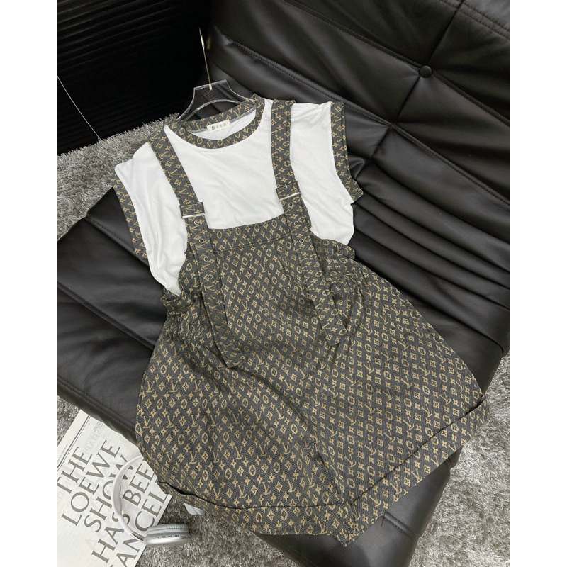 Set quần yếm L.V kèm áo trong hàng đẹp dày dặn , ảnh thật 100% form thụng giá rẻ