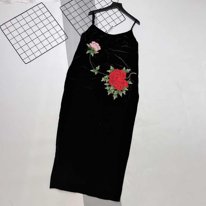 Váy nhung 2 dây chỉnh thêu hoa dáng suông 2 màu