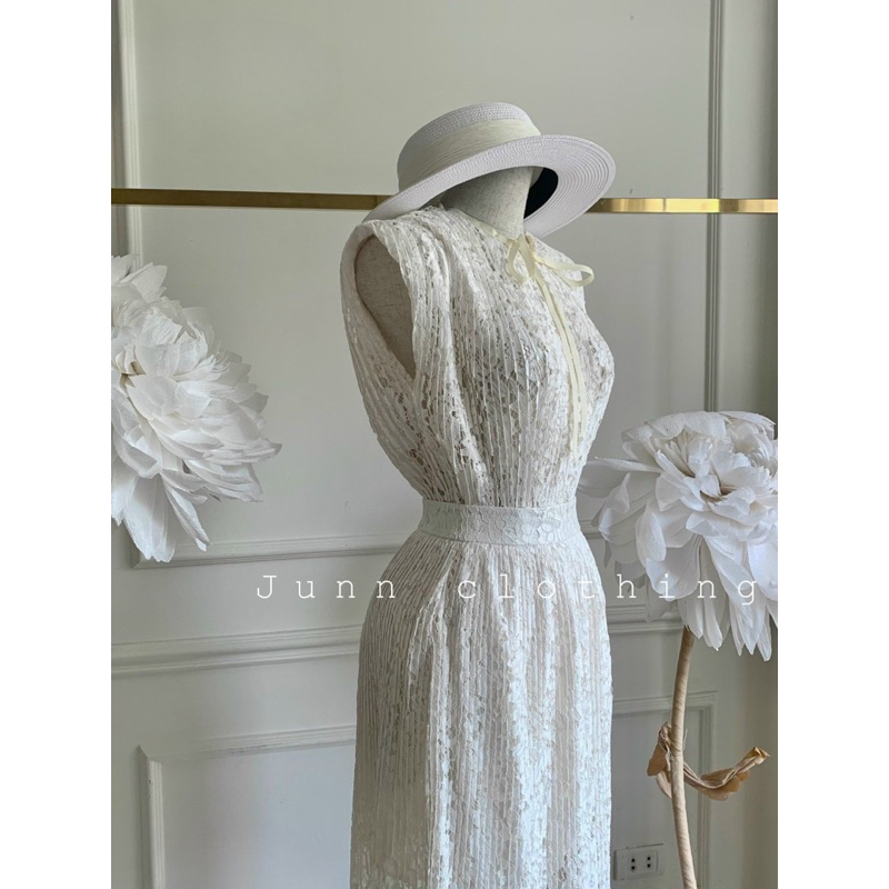 VÁY REN NƠ CỔ HIỆN ĐẠI MÀU TRẮNG