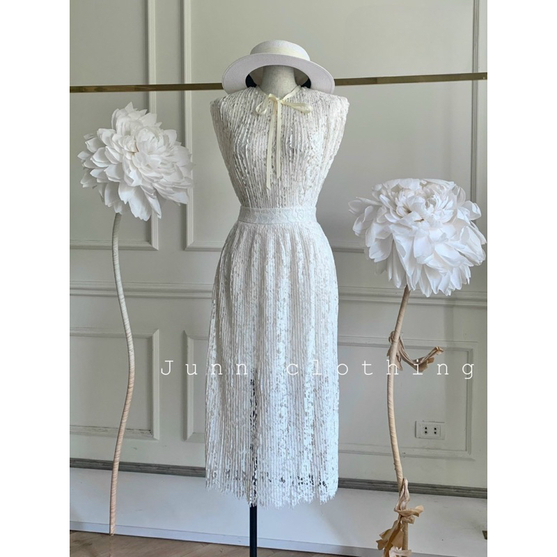 VÁY REN NƠ CỔ HIỆN ĐẠI MÀU TRẮNG