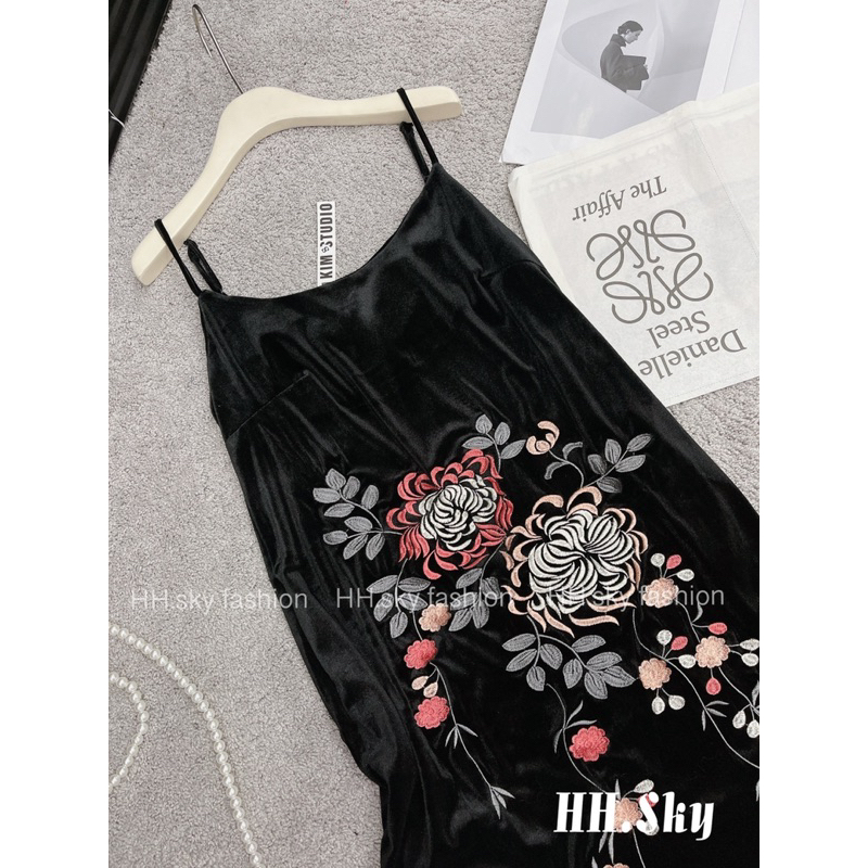 Váy nhung 2 dây chỉnh thêu hoa dáng suông 2 màu