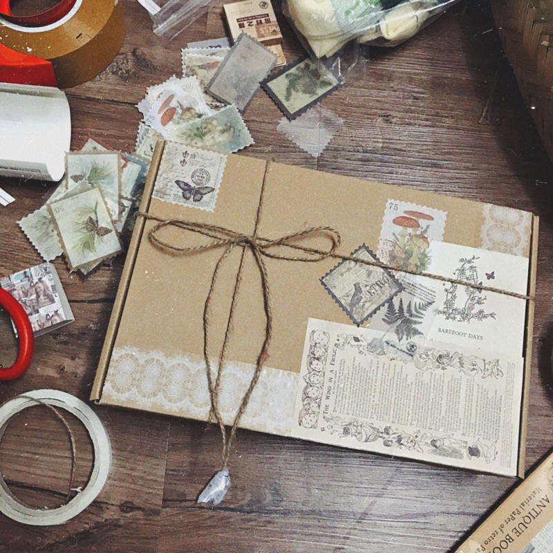 Dịch vụ gói quà bằng giấy nâu thắt dây thừng dùng tặng bạn bè để đồ dùng