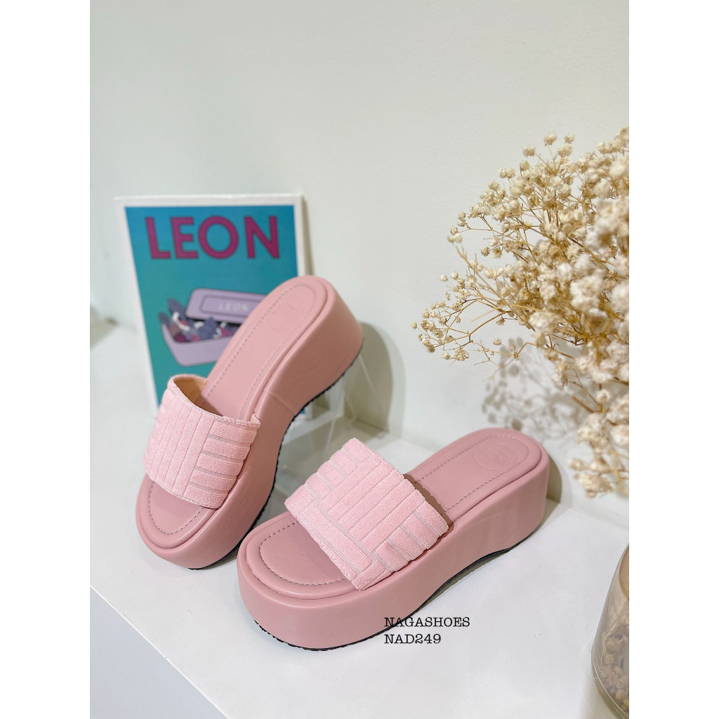 DÉP NAGASHOES ĐẾ BÁNH MÌ QUAI NGANG NHUNG 6P NAD249