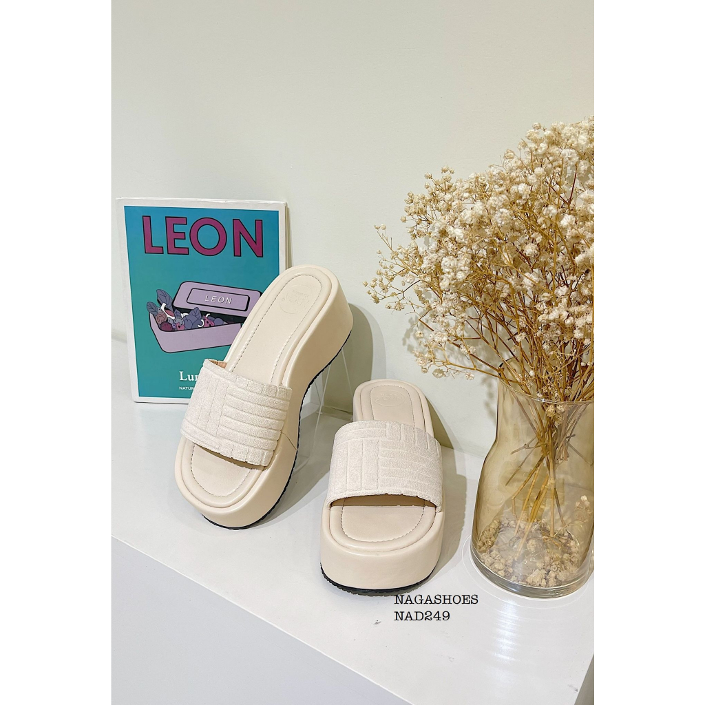 DÉP NAGASHOES ĐẾ BÁNH MÌ QUAI NGANG NHUNG 6P NAD249