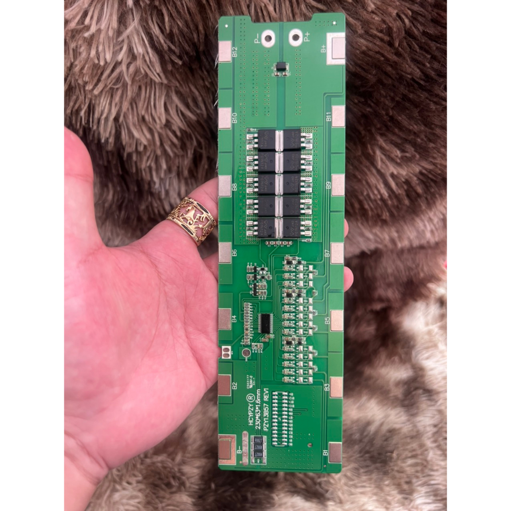 Box và khung nhựa kèm kẽm 13s 6p cho xe đạp điện. BN.