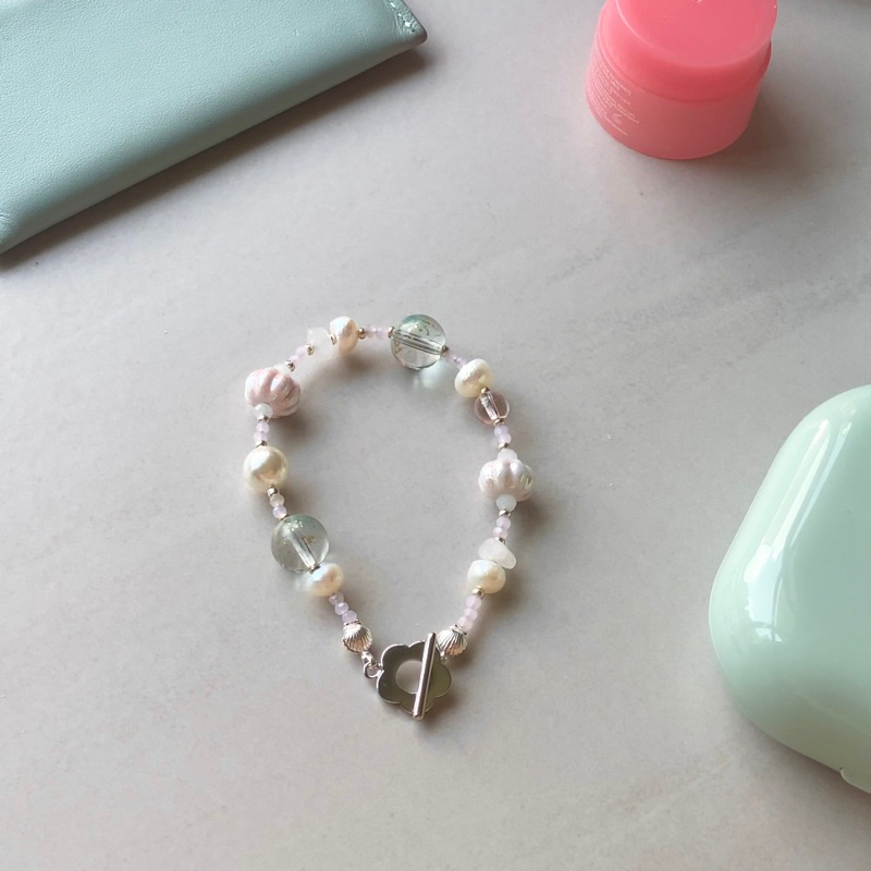Vòng tay xâu hạt PHẤN XANH tone nhẹ nhàng phối hạt trai và gốm - VUONQUOA