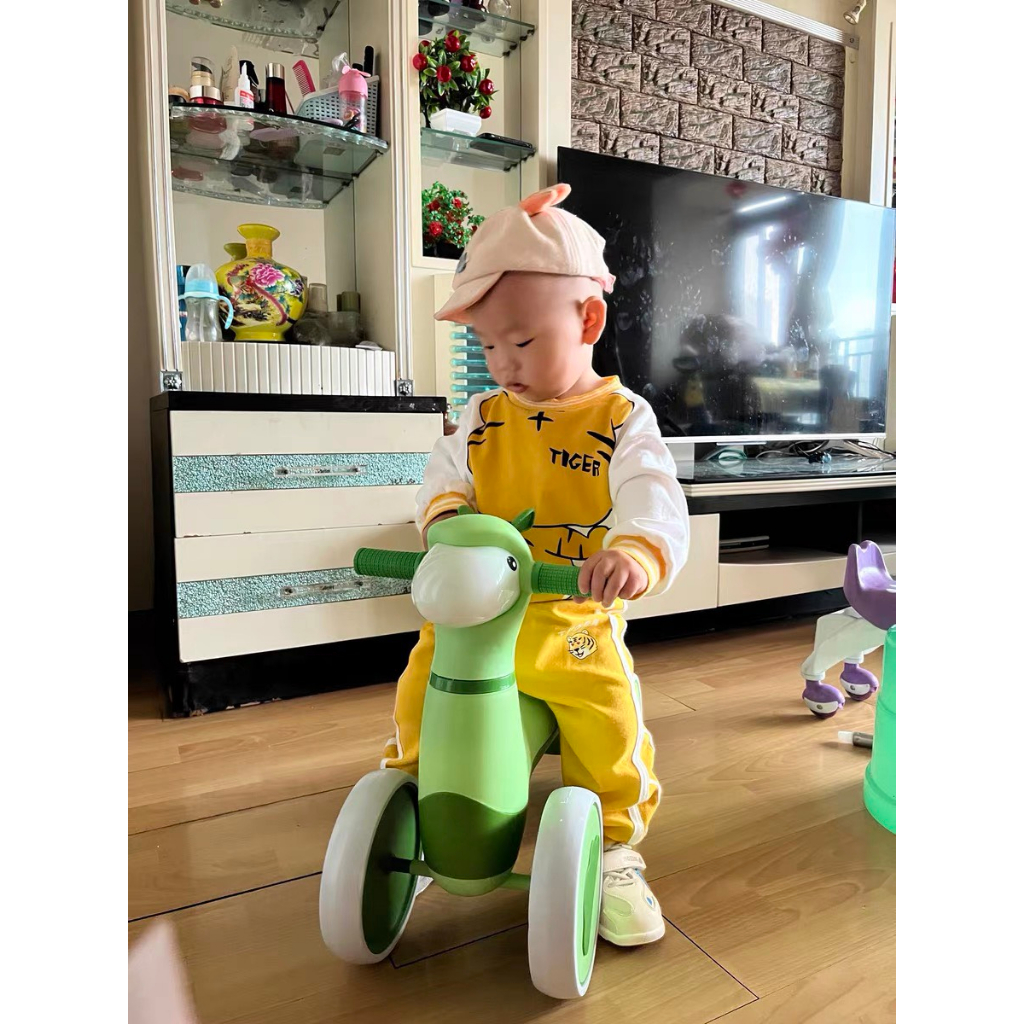 Xe chòi chân cho bé cao cấp, Xe thăng bằng con cừu kèm nhạc và đèn cho bé từ 1 đến 5 tuổi
