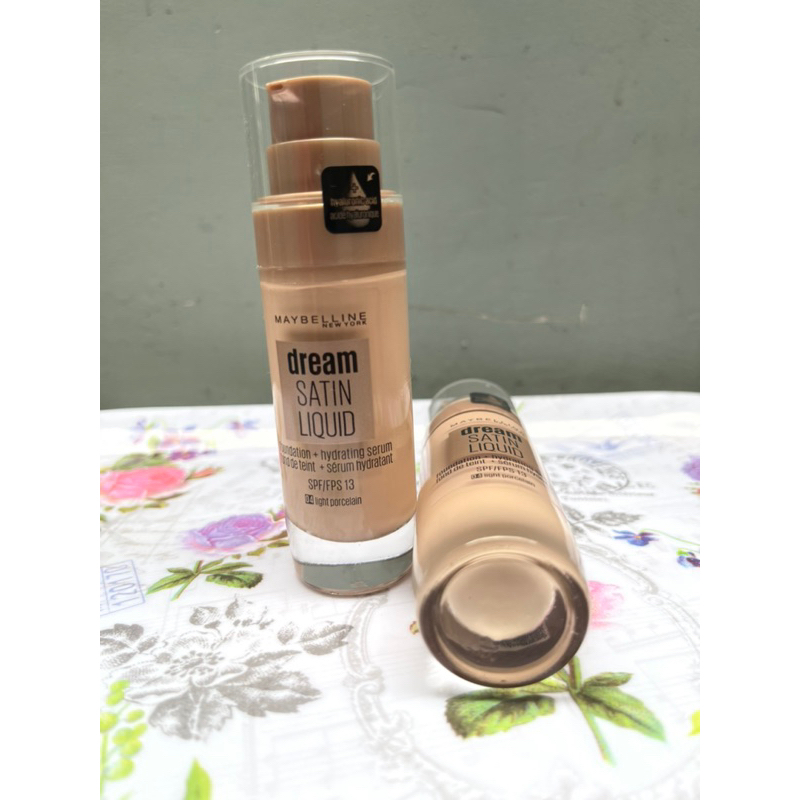Kem nền Kem nền Maybelline Dream Satin Liquid Foundation Hydrating Serum 30mL