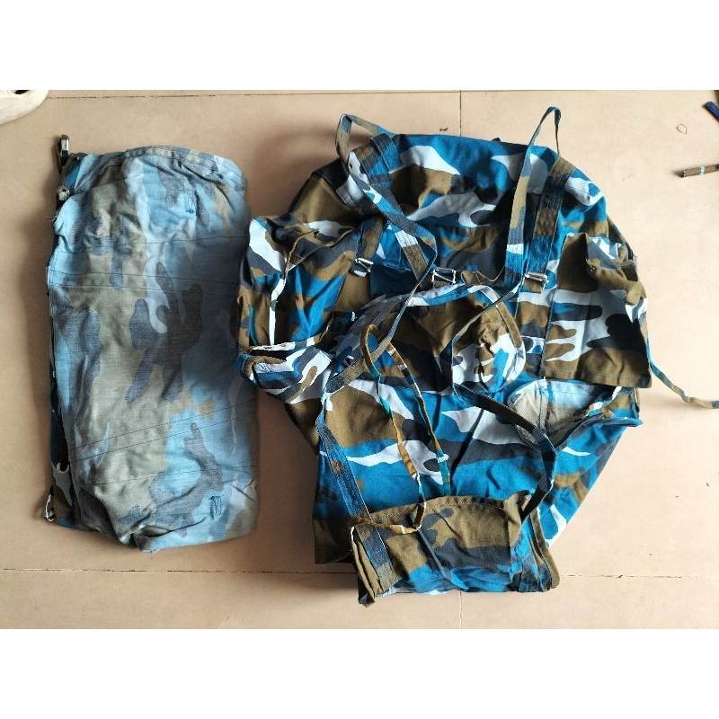 Ba lô con cóc hoạ tiết in loang