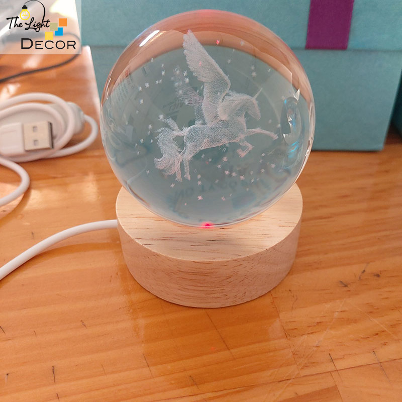 Bộ Quà Tặng Quả Cầu Pha Lê 3D larser LED Ngựa bay NB01