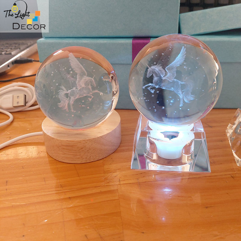 Bộ Quà Tặng Quả Cầu Pha Lê 3D larser LED Ngựa bay NB01