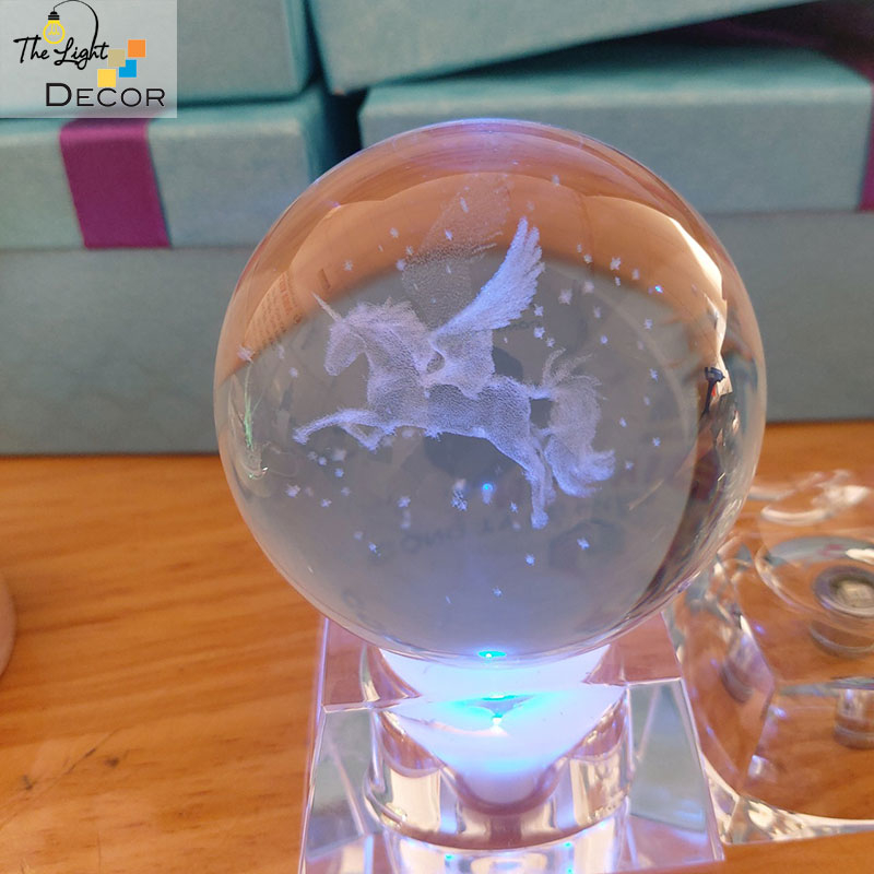 Bộ Quà Tặng Quả Cầu Pha Lê 3D larser LED Ngựa bay NB01