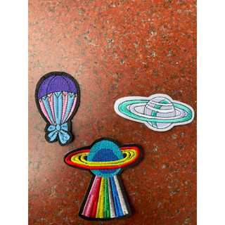 Sticker thêu là ủi về vũ trụ