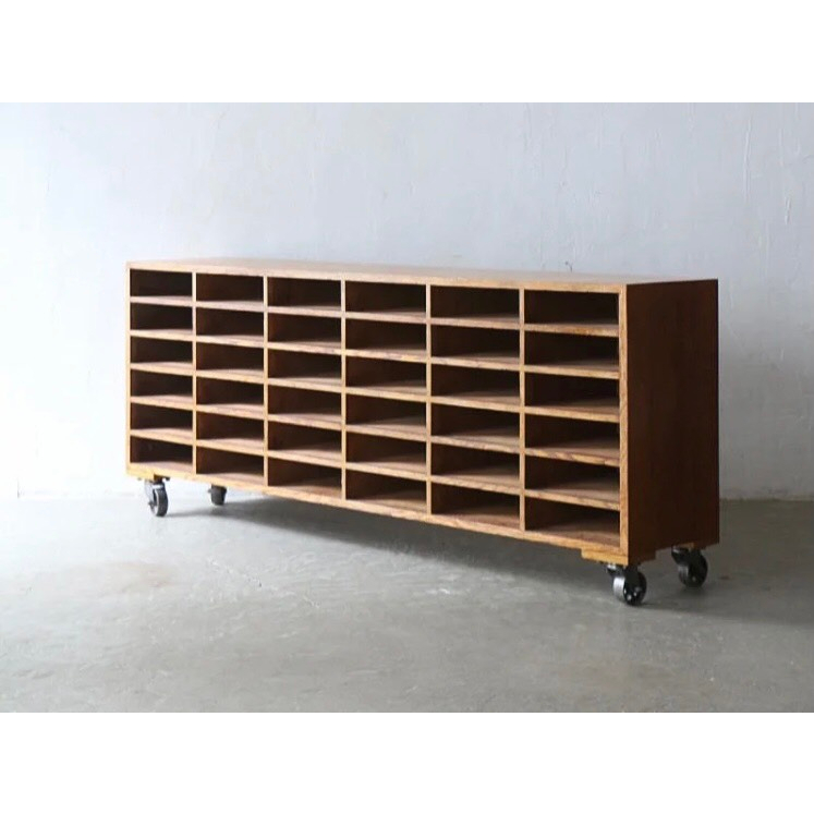 Kệ sách sản xuất mẫu mã kích thước theo yêu cầu