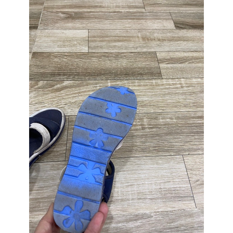 Giày sandal cho bé gái