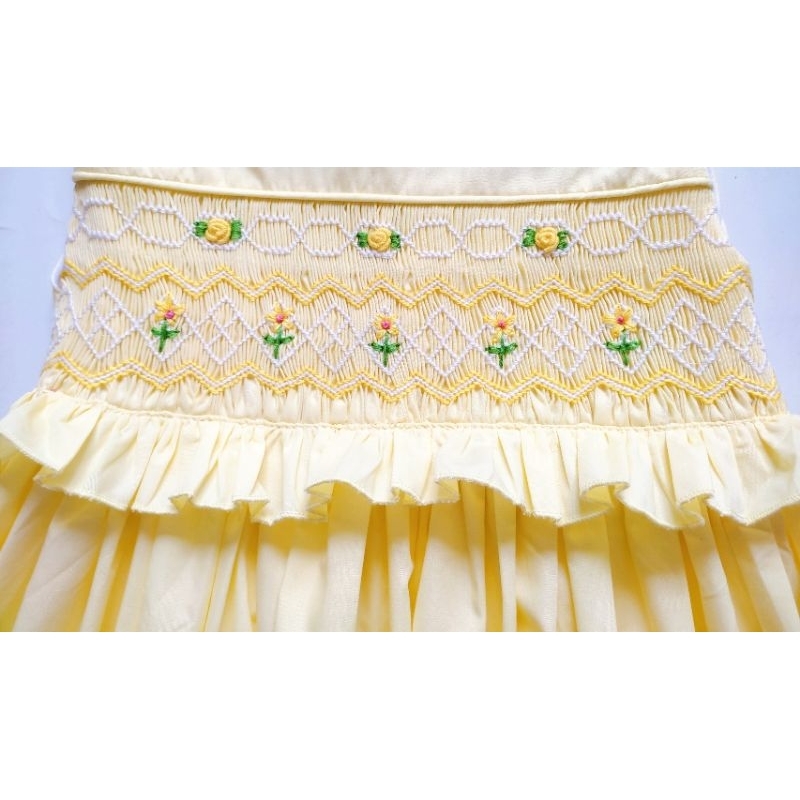 Đầm Smock vàng sát nách cho bé gái 13kg - 32kg