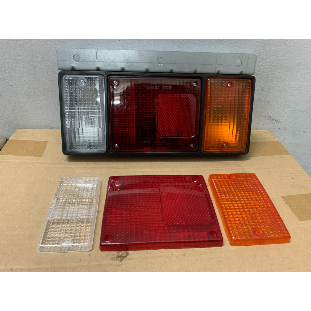 Bộ Đèn Hậu, Đèn Lái Sau, Chụp Đèn Xe Tải Hyundai 2T5 Đời Mới...Loại Xịn Không Ngã Màu