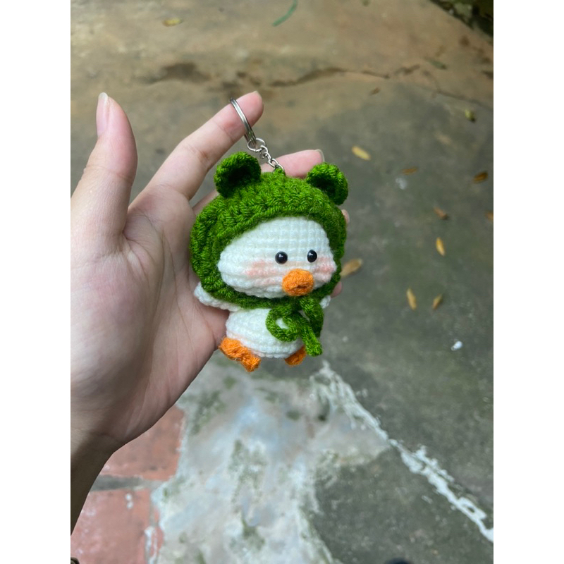 Móc khoá vịt đội mũ ếch