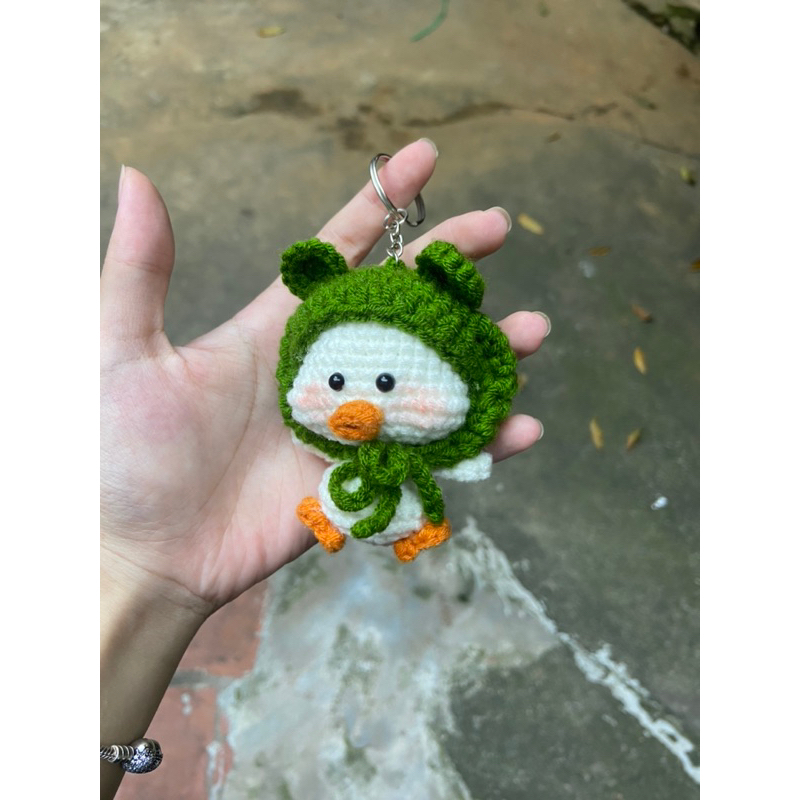 Móc khoá vịt đội mũ ếch