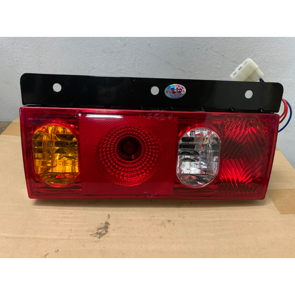 Bộ Đèn Hậu, Đèn Lái Sau Đèn Xi Nhan - Phanh , Chụp Đèn Xe Tải Veam 2T – 3T5...Loại Xịn Không Ngã Màu