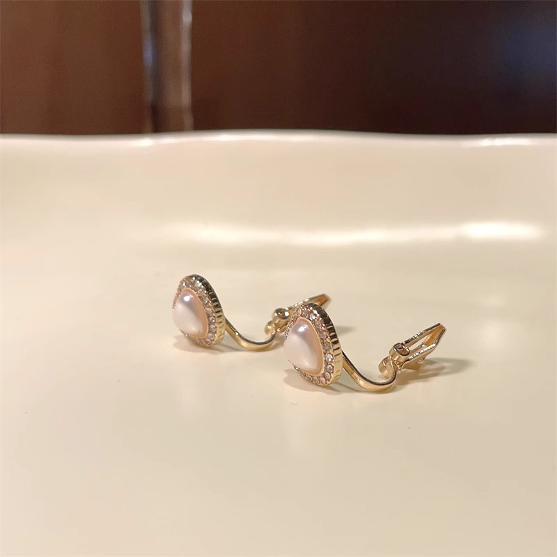 Khuyên tai kẹp không bấm lỗ chốt cố định K371 bằng hợp kim mạ vàng hình trái tim đính đá dáng ngắn Leous Accessories