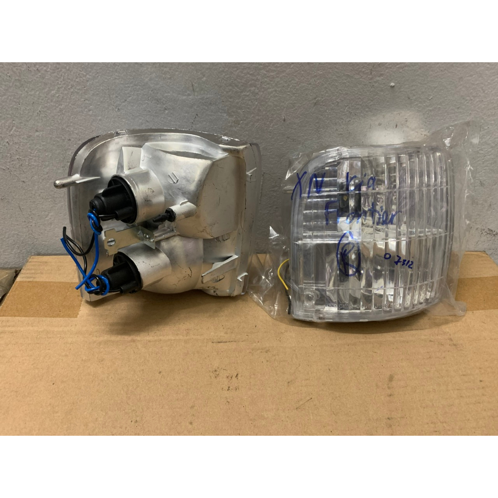 Bộ Đèn Xi Nhan Trước, Chụp Đèn Lái Trước Xe Tải Kia 1T4 K140, Kia K165, Kia K3000 Hàng chất lượng cao