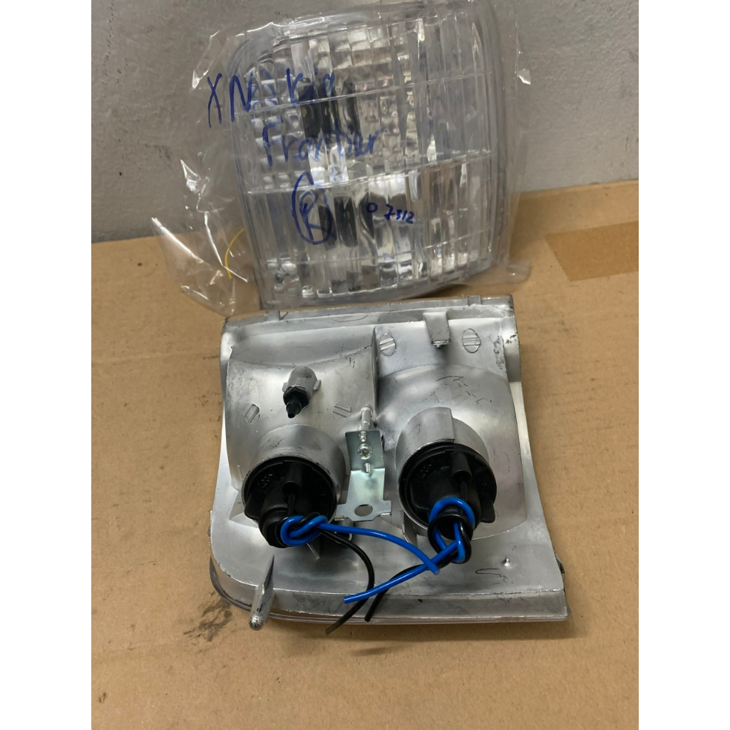 Bộ Đèn Xi Nhan Trước, Chụp Đèn Lái Trước Xe Tải Kia 1T4 K140, Kia K165, Kia K3000 Hàng chất lượng cao