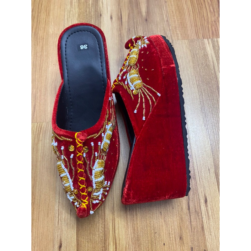 Hài nhung cho bà và mẹ thêu Rồng 7cm - 7 phân