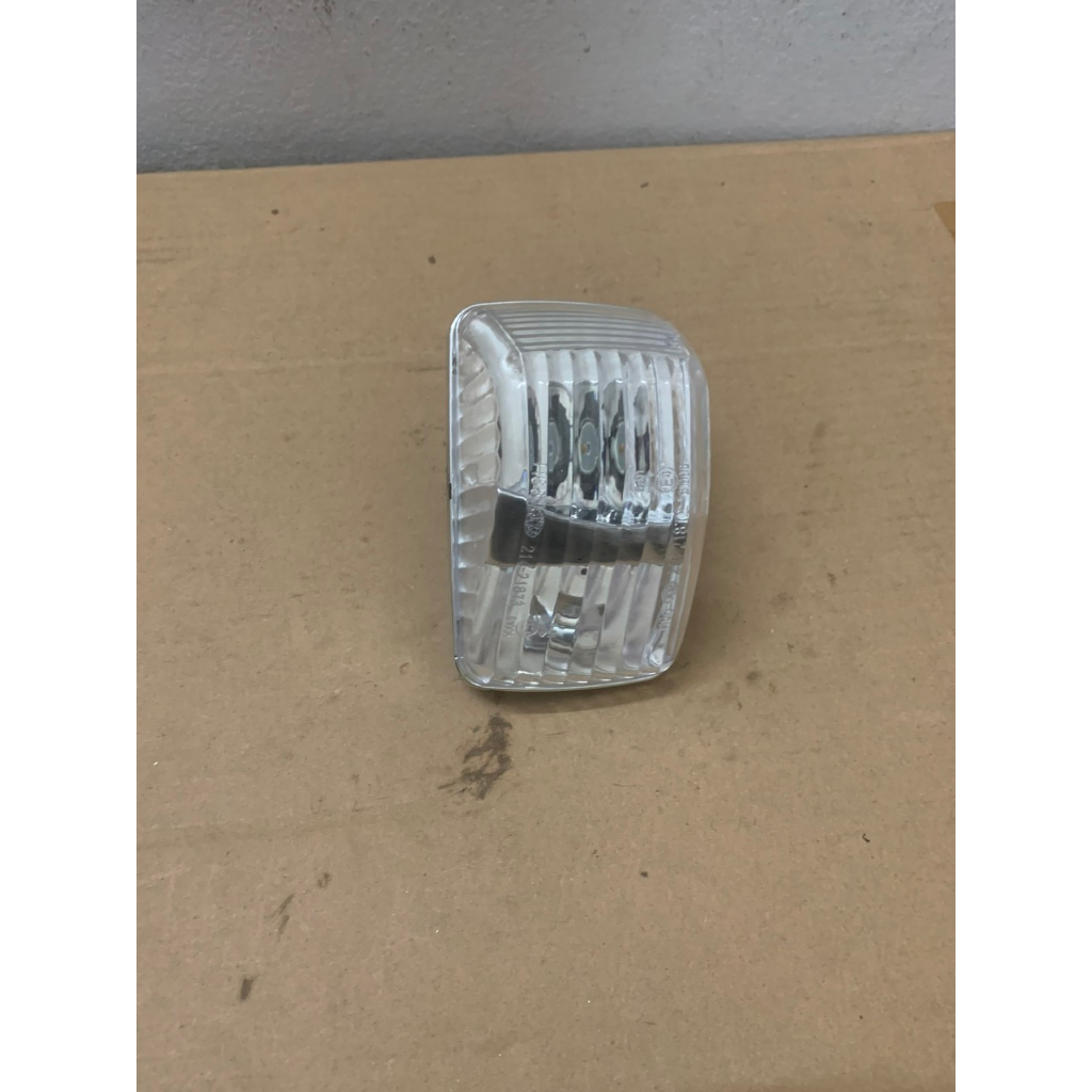 Đèn xi nhan hông cửa xe tải ISUZU các loại NQR, QKR, NMR, NPR, FVR... Loại Xịn Bền Màu.