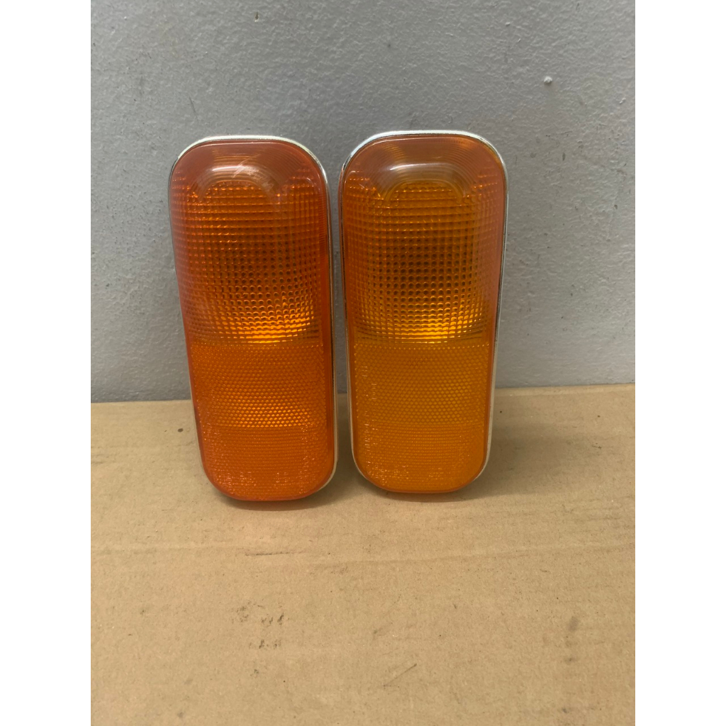 Bộ Đèn xi nhan hông cửa xe HYUNDAI 3T5, HD65, HD72, HD 99, Mighty 2... Xi nhan hông Loại Xịn Bền Màu.