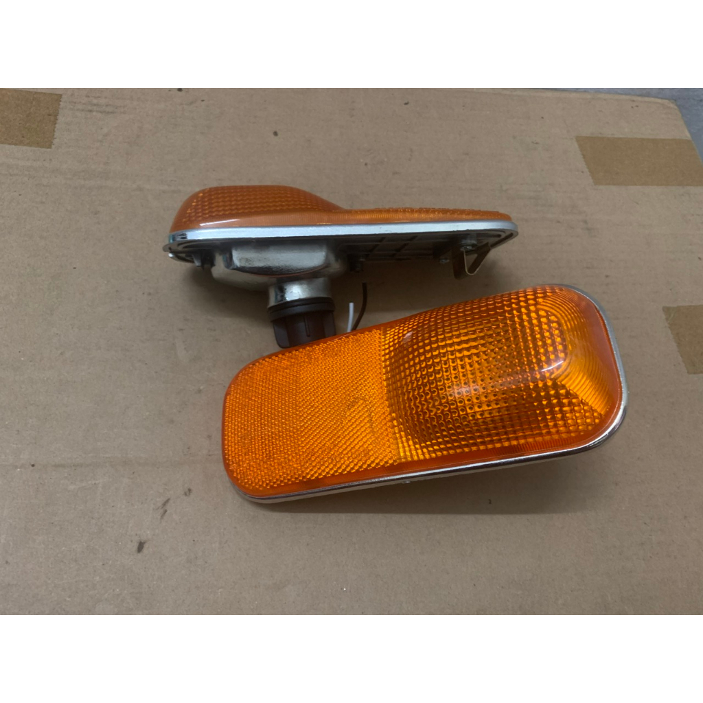 Bộ Đèn xi nhan hông cửa xe HYUNDAI 3T5, HD65, HD72, HD 99, Mighty 2... Xi nhan hông Loại Xịn Bền Màu.