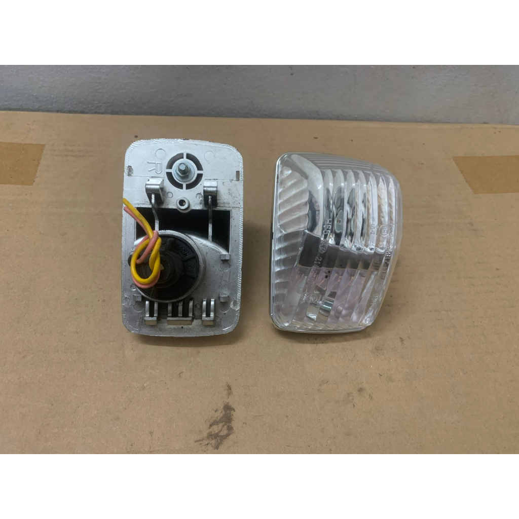 Đèn xi nhan hông cửa xe tải ISUZU các loại NQR, QKR, NMR, NPR, FVR... Loại Xịn Bền Màu.