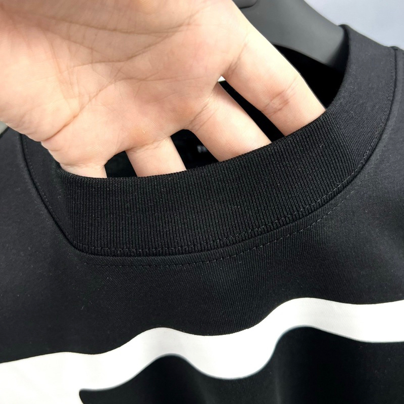 Áo Phông Nam Hoạ tiết MonoGram Va len tilo_ Áo Thun Nam Nữ L.V Hoạ Tiết VLTN đen trắng ngang thân Siêu Hot. GenZ.Store