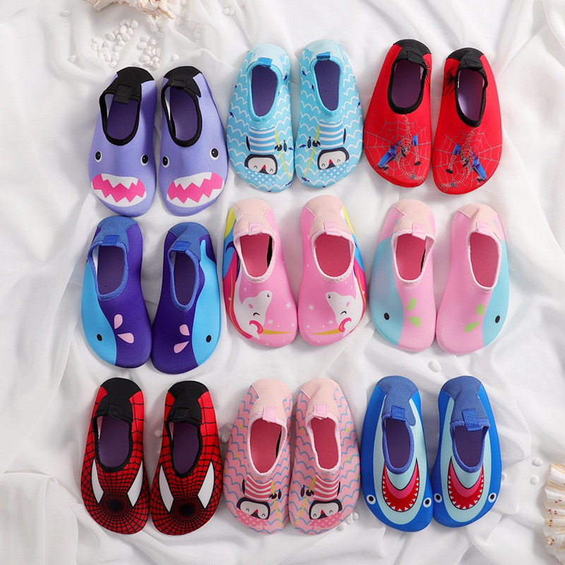 Giày đi biển cho bé đế cao su chống trơn trượt