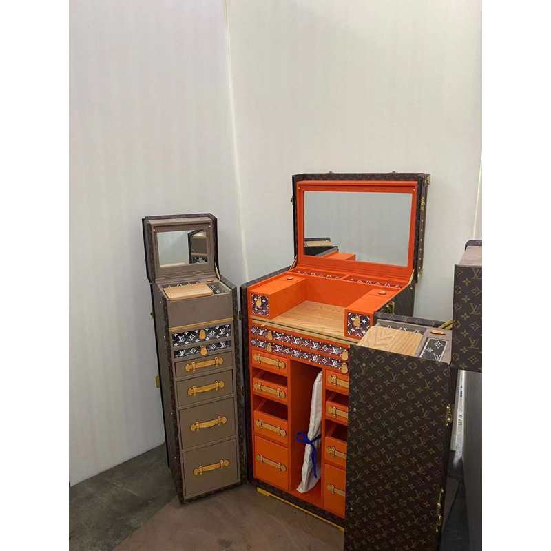 Bàn trang điểm lv