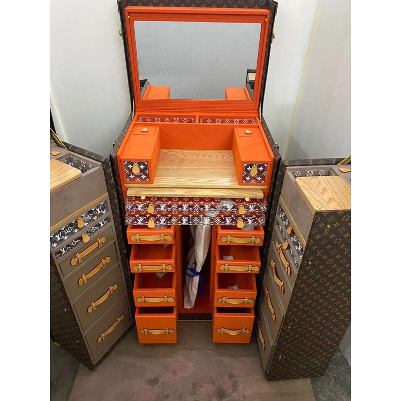 Bàn trang điểm lv