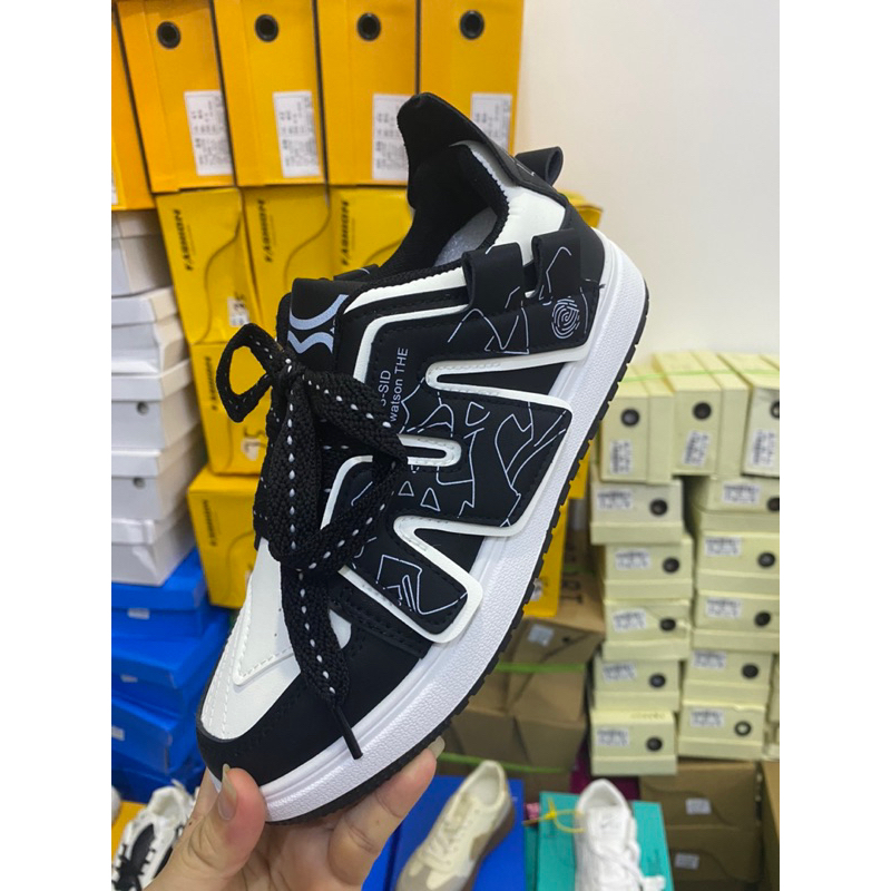 Giày thể thao sneaker thoáng khi phong cách HQ