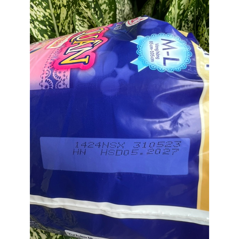 Băng vệ sinh Diana ban đêm dạng quần size M-L gói lớn 5 cái