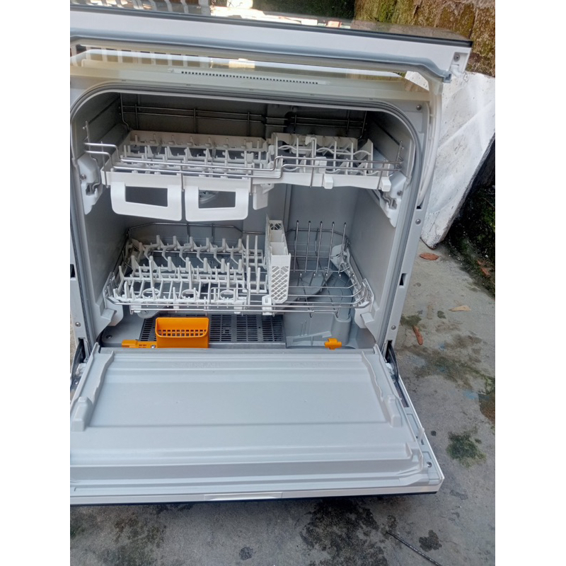 Máy rửa bát Panasonic NP-  TR8