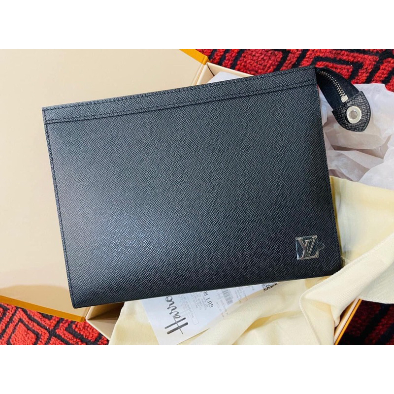 Cluth Cầm Tay LV Size 27x21x6  -  By Anh Dinh Phuong