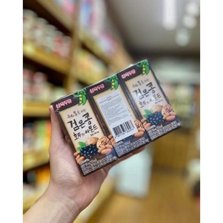 Sữa Óc Chó Hạnh Nhân SahmYook