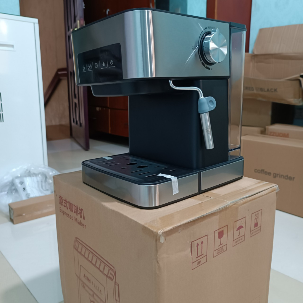 Máy pha cà phê Espresso CM6863, 20 bar, chế độ pha 1 ly và 2 ly, chuẩn vị espresso