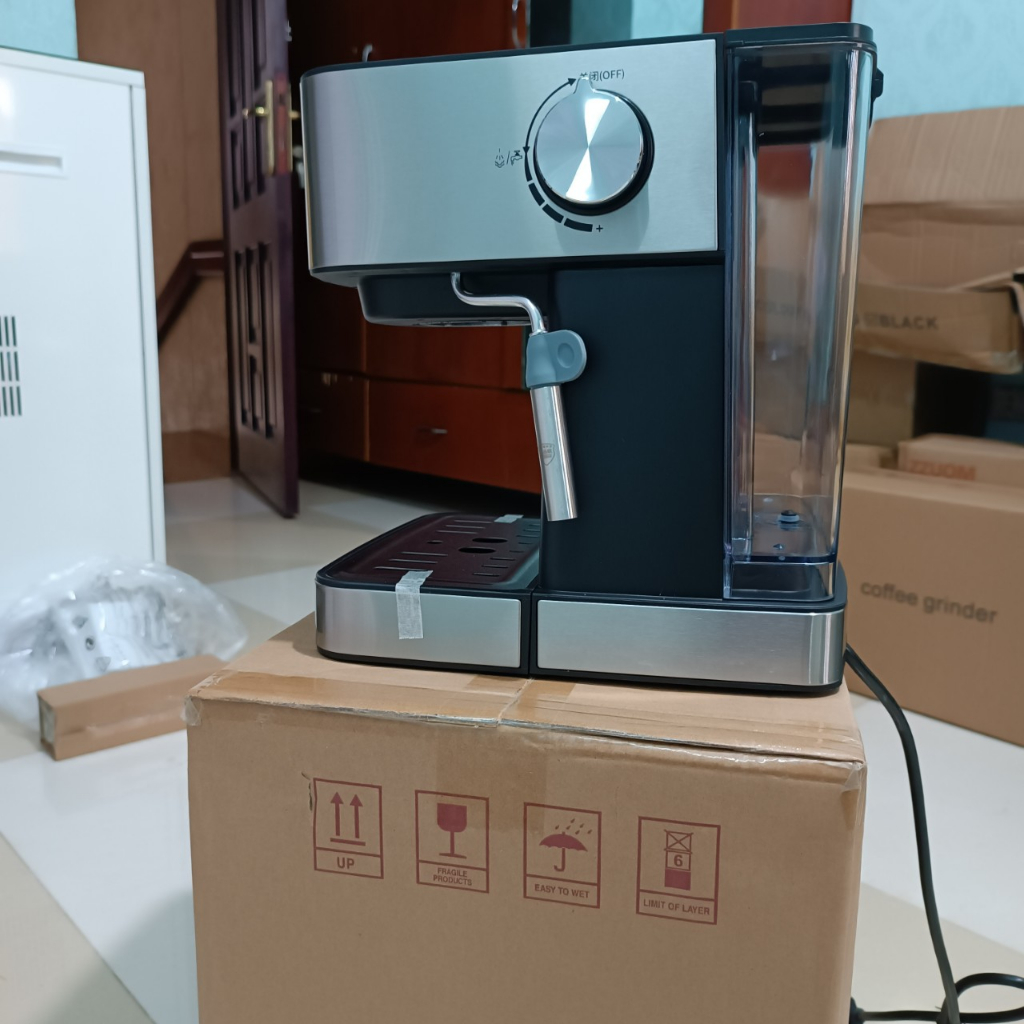 Máy pha cà phê Espresso CM6863, 20 bar, chế độ pha 1 ly và 2 ly, chuẩn vị espresso
