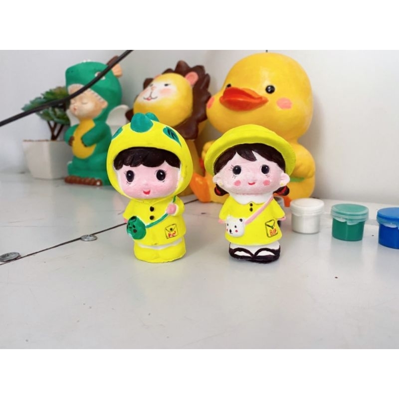 Tượng tô màu thạch cao em bé đeo cặp size 8cm